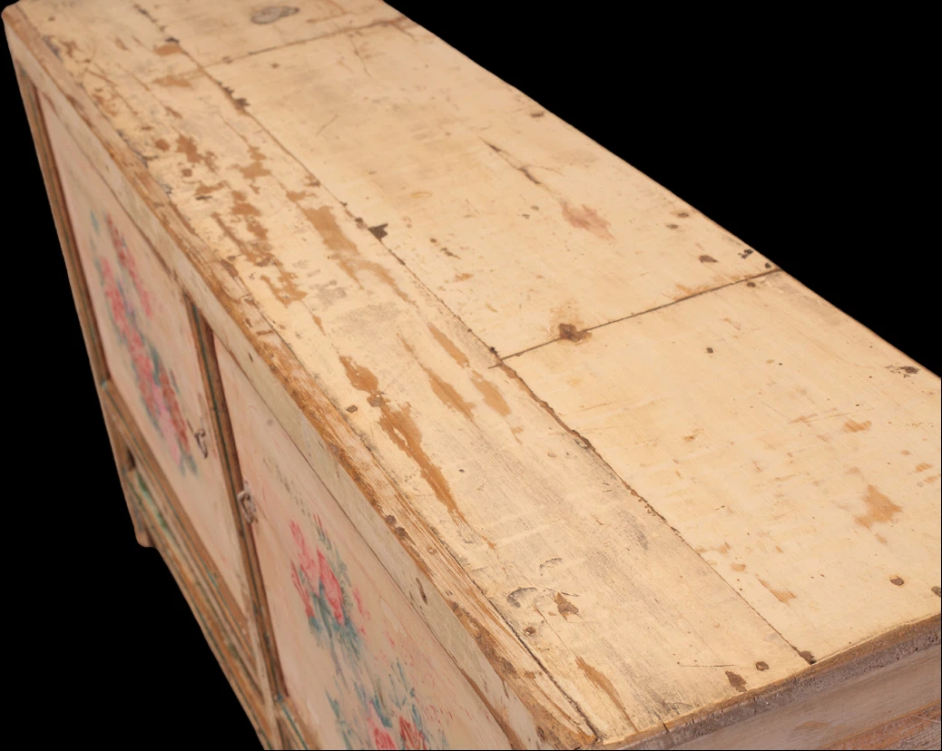 2 Door Whitewashed Floral Cabinet - Image 4