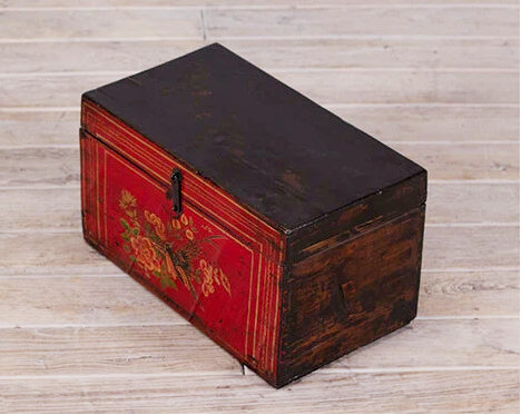 Red Hand Painted Antique Storage Wedding Chest - Image 4
